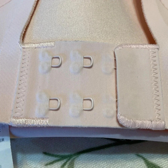 Soft pink ATHLETA bra - Picture 4 of 4